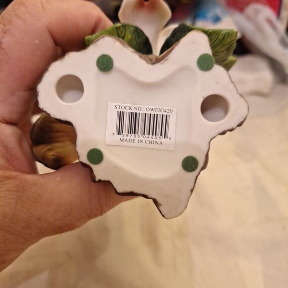 Classic Treasures Female Red Cardinal On Brabch With Flower Porcelain 5.5x3.5 In - Picture 5 of 5